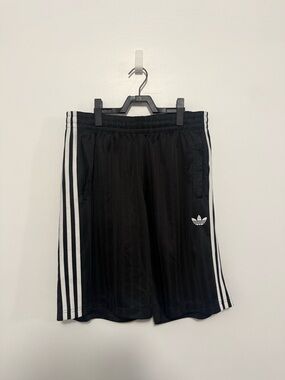 adidas originals poly trefoil shorts